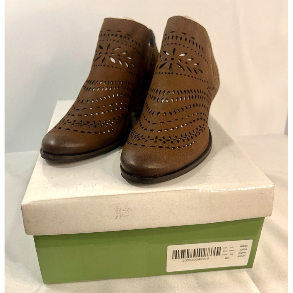 NWB Coldwater Creek by Walk With Me brown Grandmacore Bootie Size 7